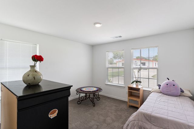 810 S MAIN Street, Kemp, TX 75143