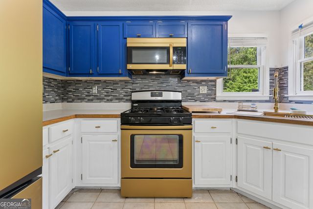 5788 Mason Jones Drive, Powder Springs, GA 30127