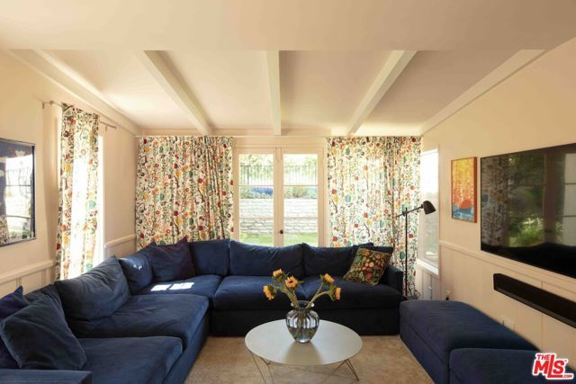 881 Cumberland Road, Glendale, CA 91202