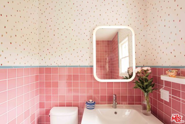 881 Cumberland Road, Glendale, CA 91202