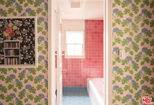 881 Cumberland Road, Glendale, CA 91202