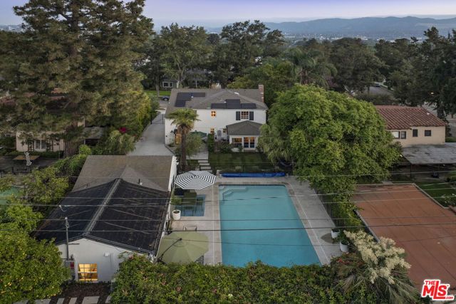 881 Cumberland Road, Glendale, CA 91202