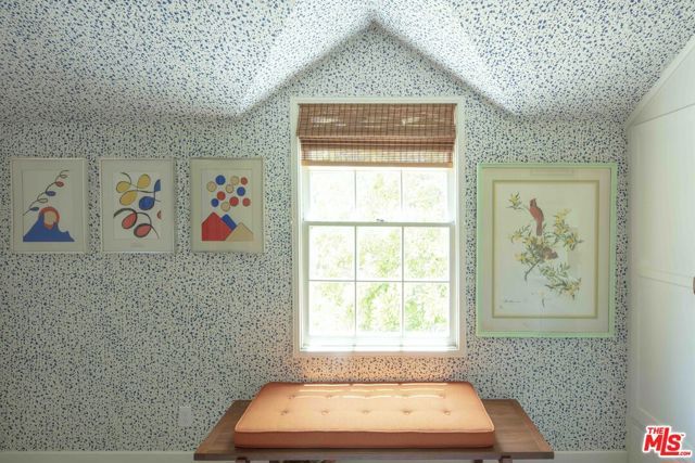 881 Cumberland Road, Glendale, CA 91202