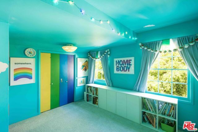 881 Cumberland Road, Glendale, CA 91202