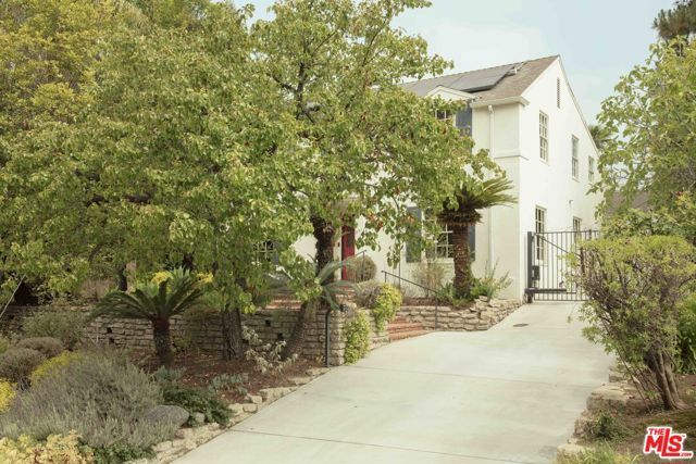 881 Cumberland Road, Glendale, CA 91202