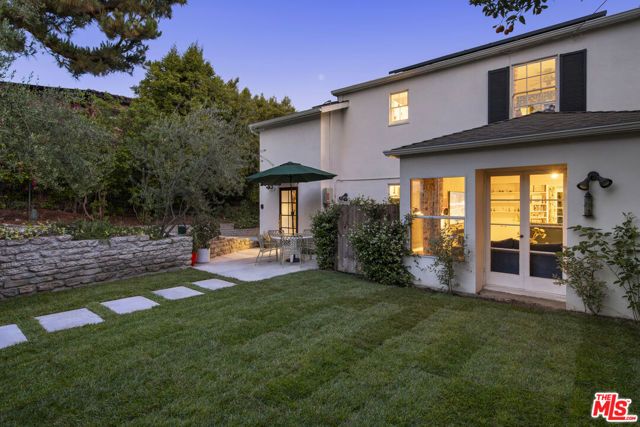 881 Cumberland Road, Glendale, CA 91202