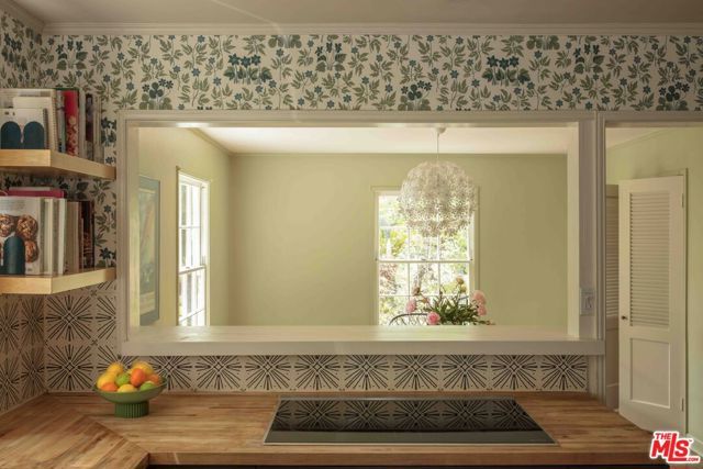 881 Cumberland Road, Glendale, CA 91202