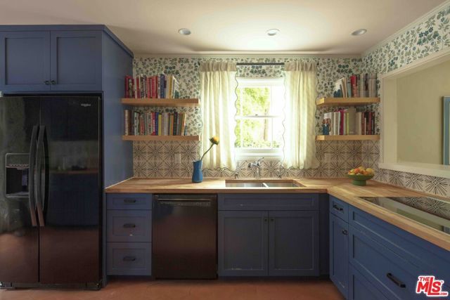 881 Cumberland Road, Glendale, CA 91202