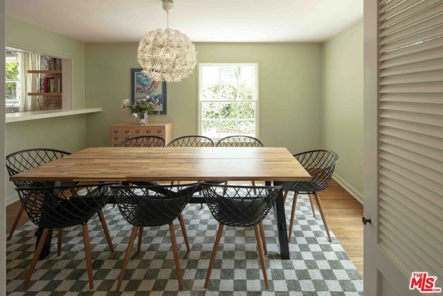 881 Cumberland Road, Glendale, CA 91202