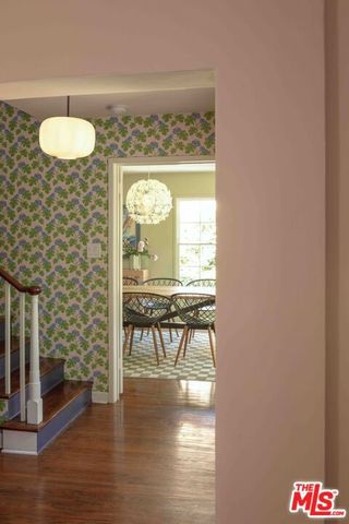 881 Cumberland Road, Glendale, CA 91202