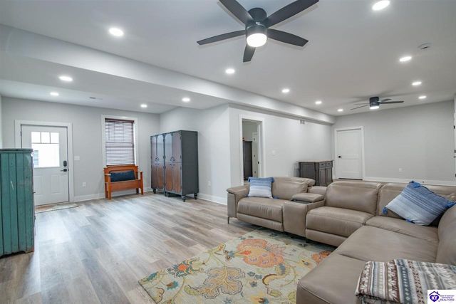 318 High Peak Place, Elizabethtown, KY 42701