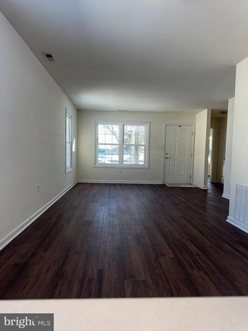 735 W NORTH ST, Dover, DE 19904