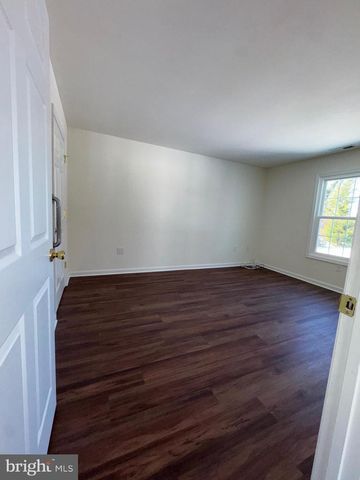 735 W NORTH ST, Dover, DE 19904