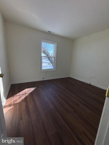 735 W NORTH ST, Dover, DE 19904