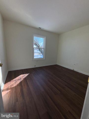 735 W NORTH ST, Dover, DE 19904