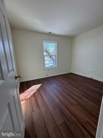 735 W NORTH ST, Dover, DE 19904