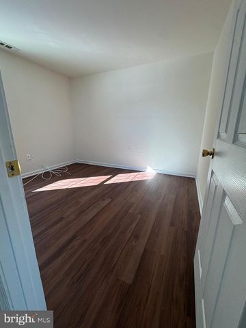 735 W NORTH ST, Dover, DE 19904