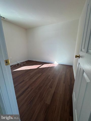 735 W NORTH ST, Dover, DE 19904