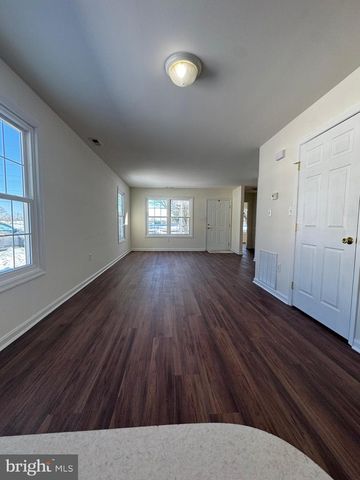 735 W NORTH ST, Dover, DE 19904