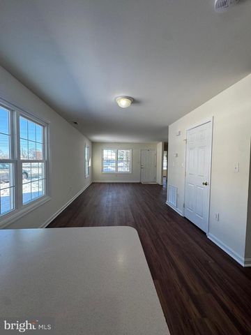 735 W NORTH ST, Dover, DE 19904