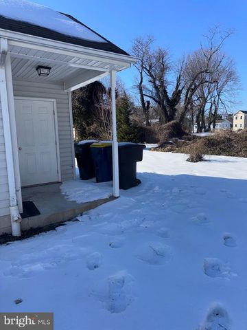 735 W NORTH ST, Dover, DE 19904