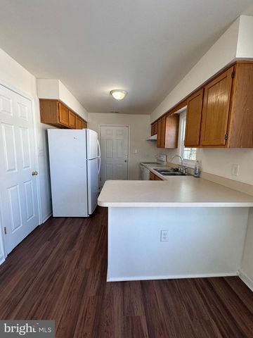 735 W NORTH ST, Dover, DE 19904