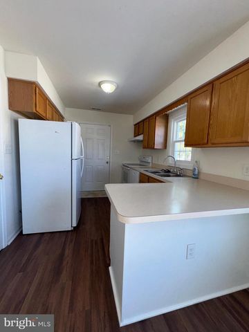 735 W NORTH ST, Dover, DE 19904