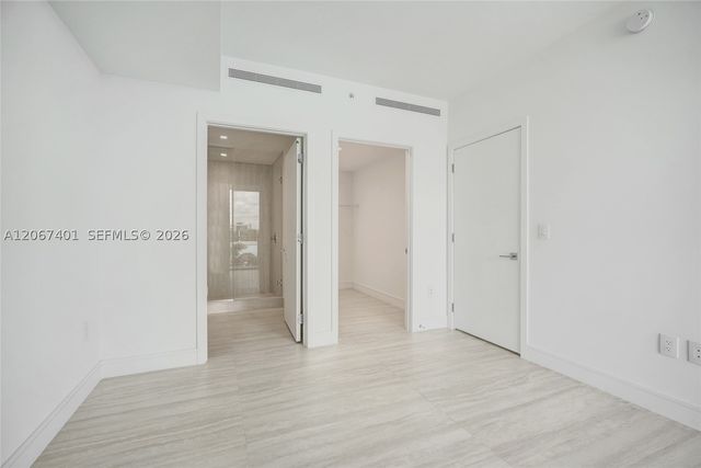 2411 Laguna Circle 208, Miami, FL 33181