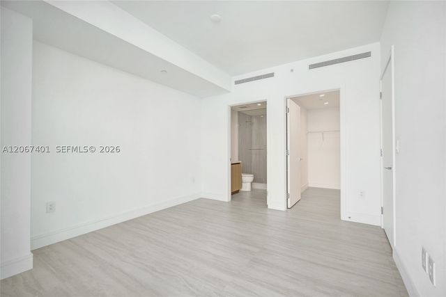 2411 Laguna Circle 208, Miami, FL 33181
