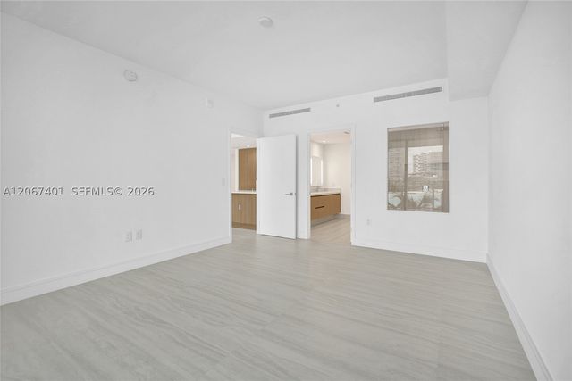 2411 Laguna Circle 208, Miami, FL 33181