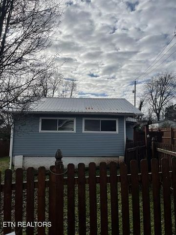 1214 Pratt St, Knoxville, TN 37917