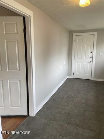 1214 Pratt St, Knoxville, TN 37917