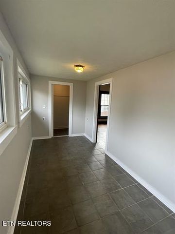 1214 Pratt St, Knoxville, TN 37917