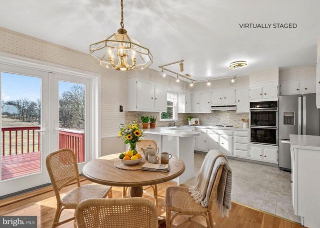 7737 SUMMIT POINT RD, Charles Town, WV 25414