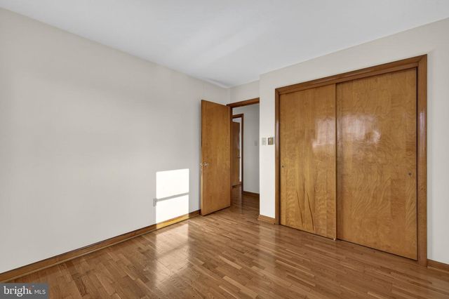 7737 SUMMIT POINT RD, Charles Town, WV 25414