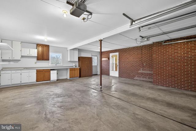 7737 SUMMIT POINT RD, Charles Town, WV 25414