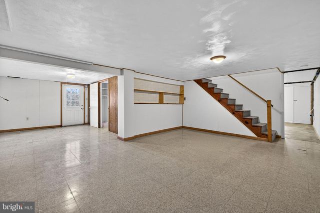 7737 SUMMIT POINT RD, Charles Town, WV 25414