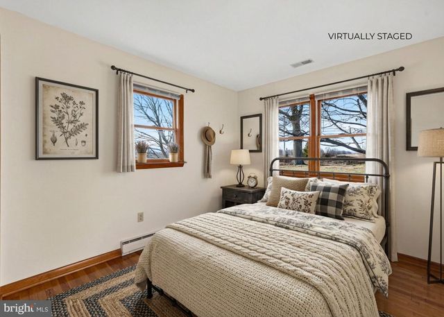 7737 SUMMIT POINT RD, Charles Town, WV 25414