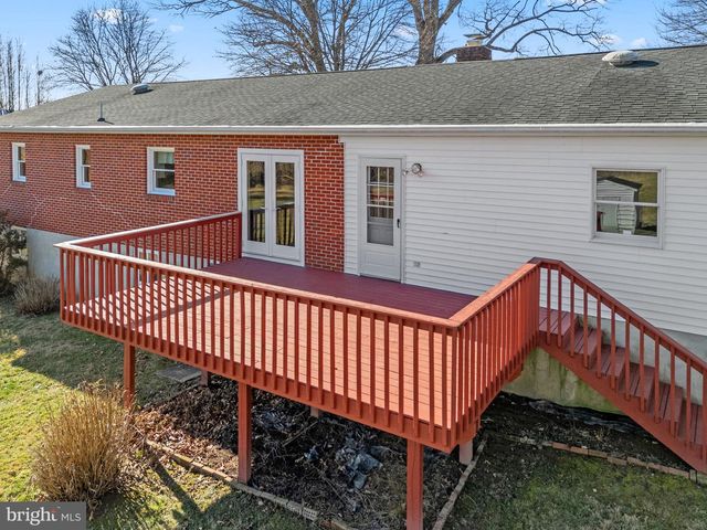 7737 SUMMIT POINT RD, Charles Town, WV 25414