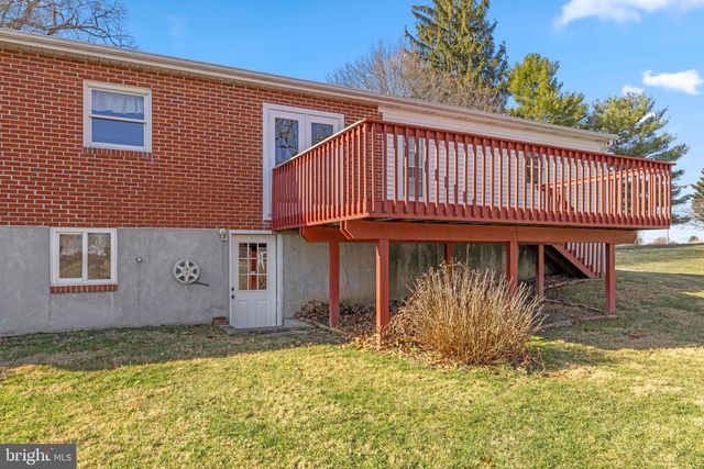 7737 SUMMIT POINT RD, Charles Town, WV 25414