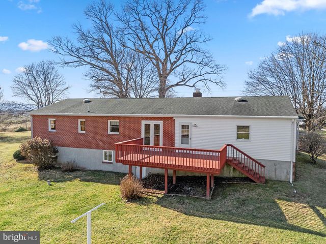 7737 SUMMIT POINT RD, Charles Town, WV 25414