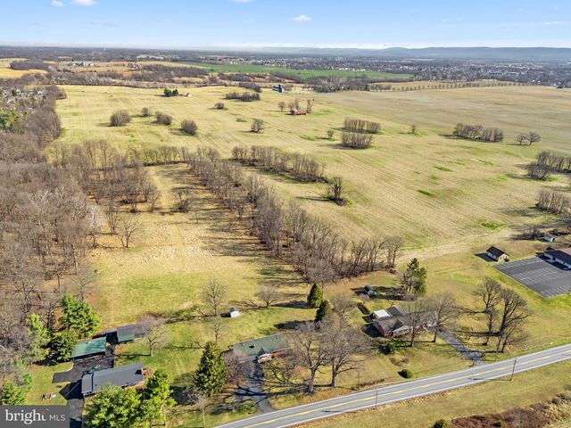 7737 SUMMIT POINT RD, Charles Town, WV 25414