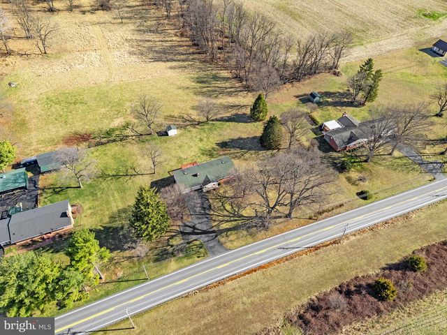7737 SUMMIT POINT RD, Charles Town, WV 25414