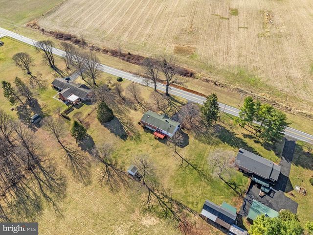 7737 SUMMIT POINT RD, Charles Town, WV 25414