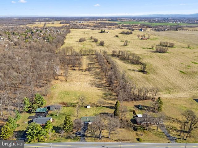 7737 SUMMIT POINT RD, Charles Town, WV 25414