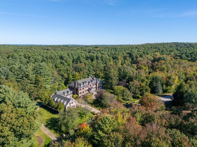 6 Lancaster Road, Windham, NH 03087