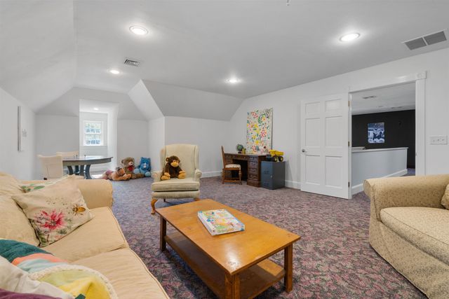6 Lancaster Road, Windham, NH 03087