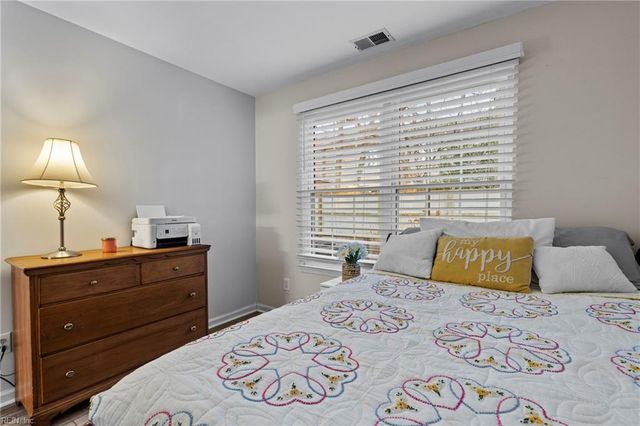 713 Rue Marseille, Chesapeake, VA 23320