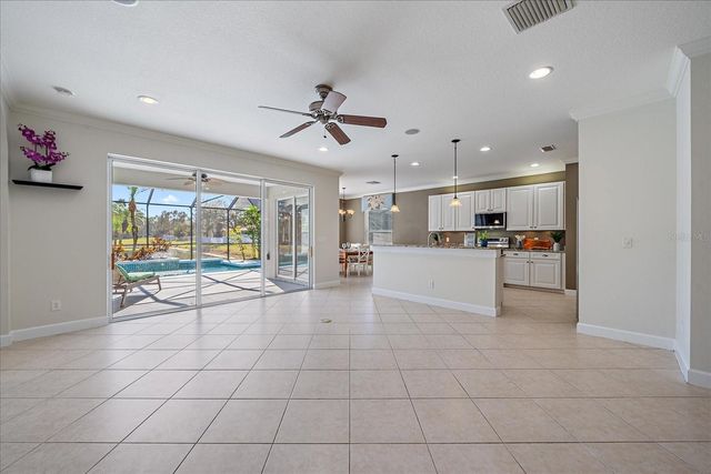 4407 67TH STREET E, Bradenton, FL 34203