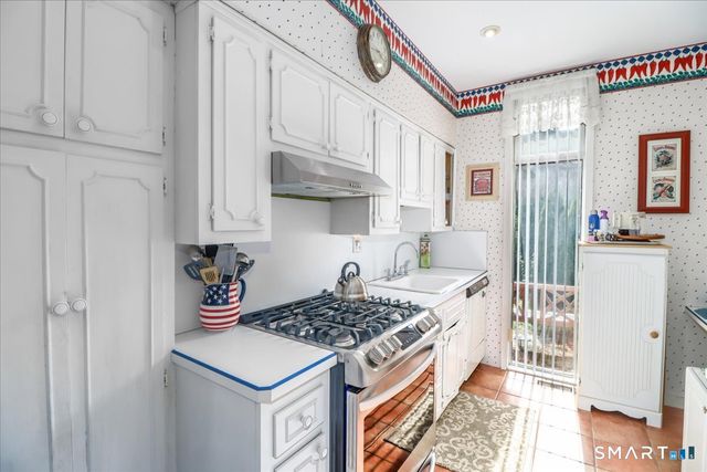 160 Fairfield Woods Road 20, Fairfield, CT 06825